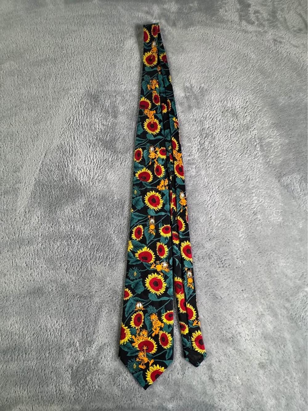 PAWS ADDICTION Garfield sunflower necktie